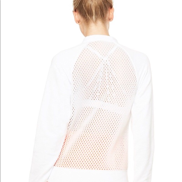 NWT ALO Yoga Elemental Long Sleeve perforated top - Picture 3 of 3